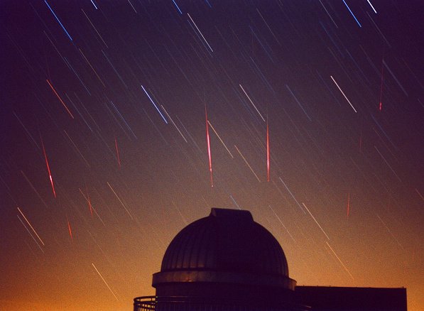 2001 Leonids: Meteors in Perspective