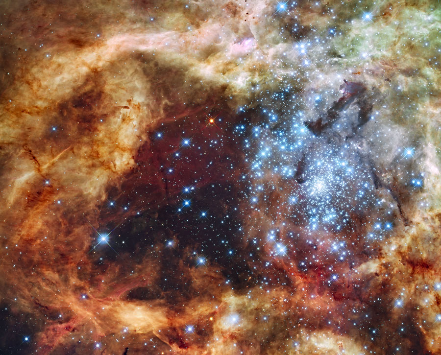Star Cluster R136 Bursts Out
