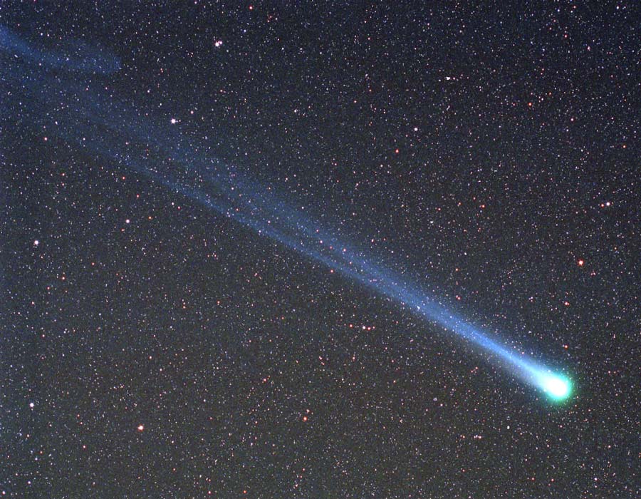 Comet Hyakutake Passes the Earth