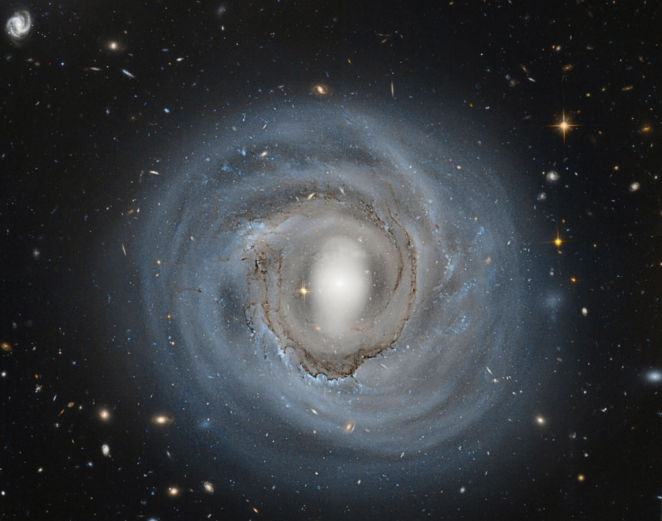 Anemic Spiral NGC 4921 from Hubble