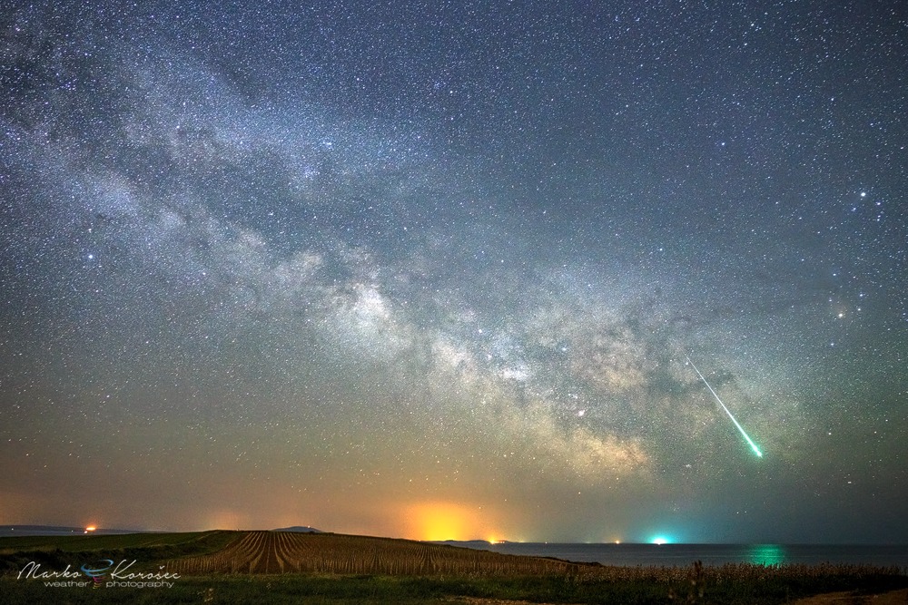 Meteor in the Milky Way