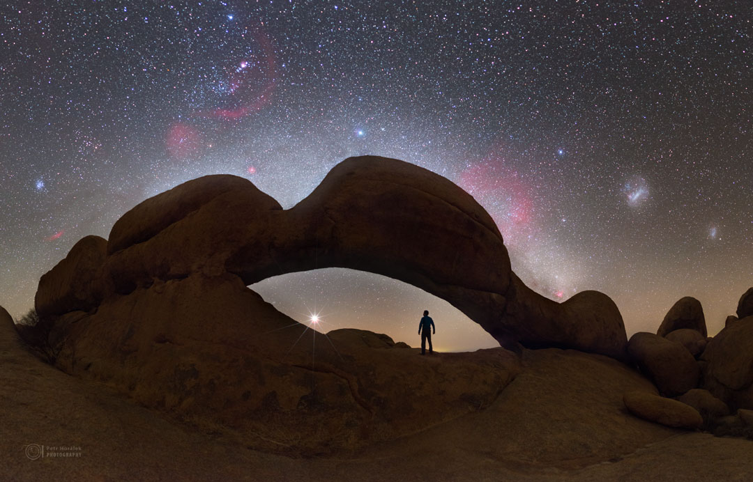 Seeking Venus under the Spitzkoppe Arch
