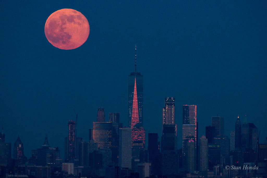 Manhattan Moonrise