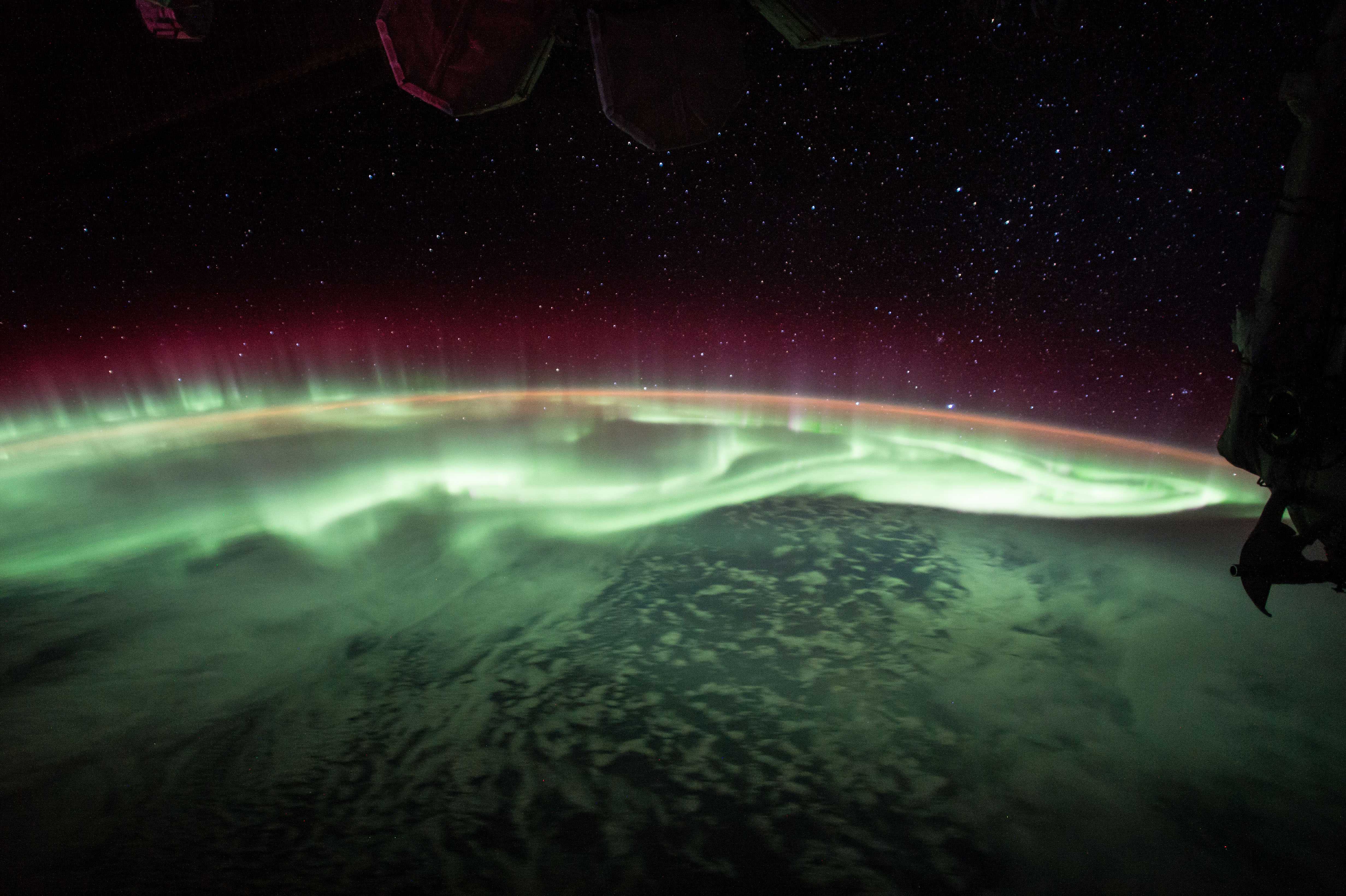 Aurora Slathers up the Sky