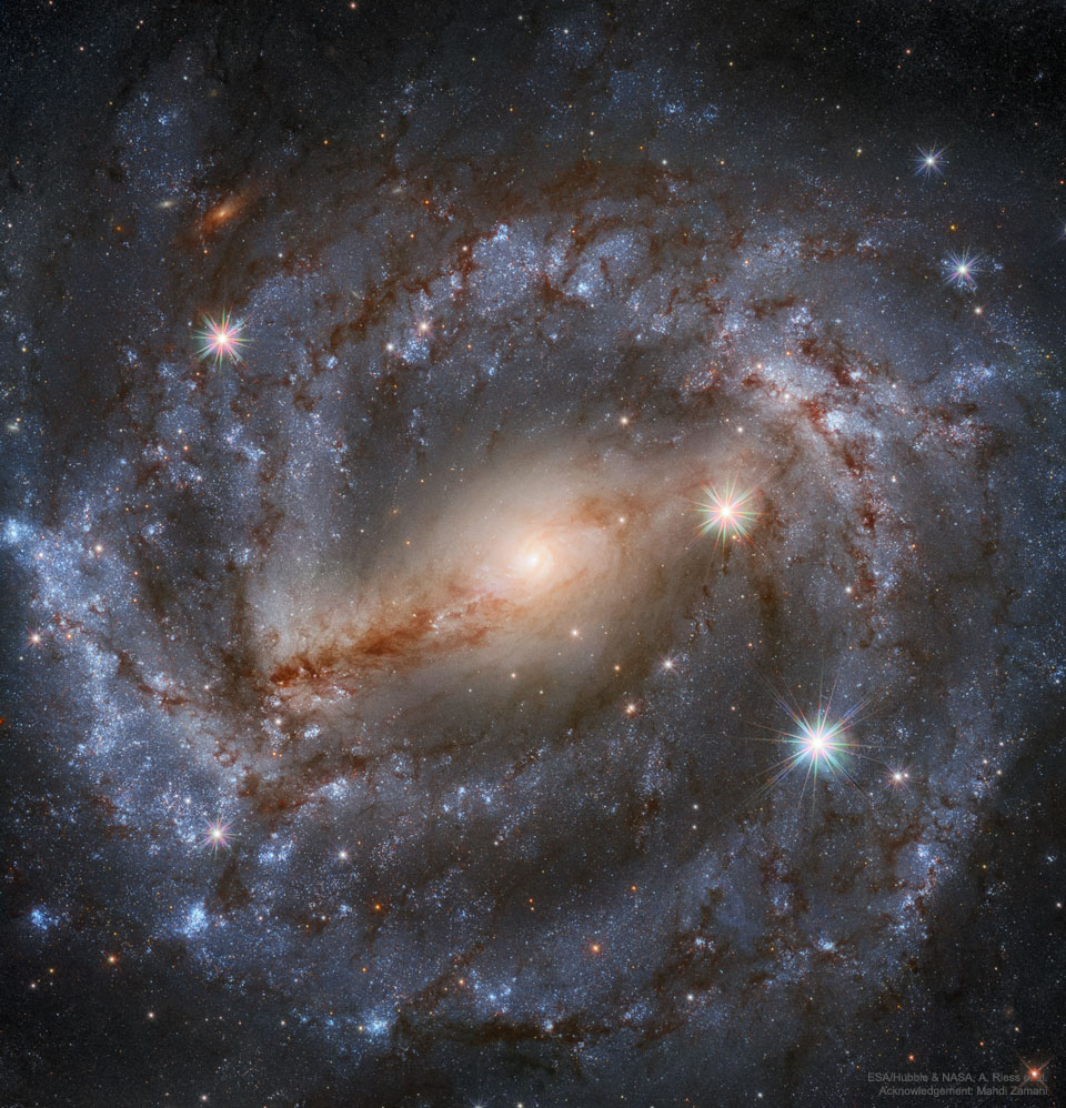 NGC 5643: Nearby Spiral Galaxy from Hubble