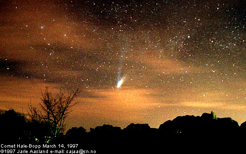 Earth, Clouds, Sky, Comet 
Credit and Copyright: