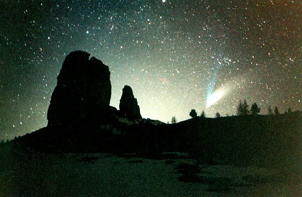 Hale-Bopp Above the Cinqui Torri Mountains