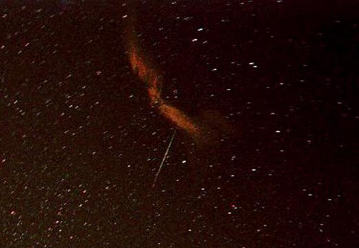 Twisting Meteor Train